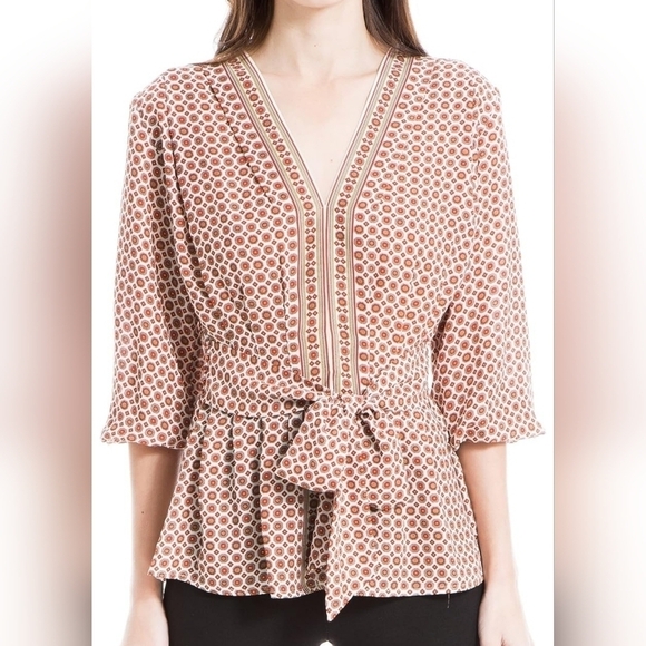 Max Studio Womens Crepe 3/4 Sleeve Smocked Back Blouse MEDIUM Birch/Fire Hexagon - Picture 1 of 14